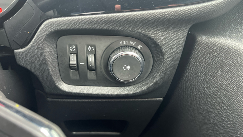 Vauxhall Corsa 1.2 SE 5dr Petrol Hatchback